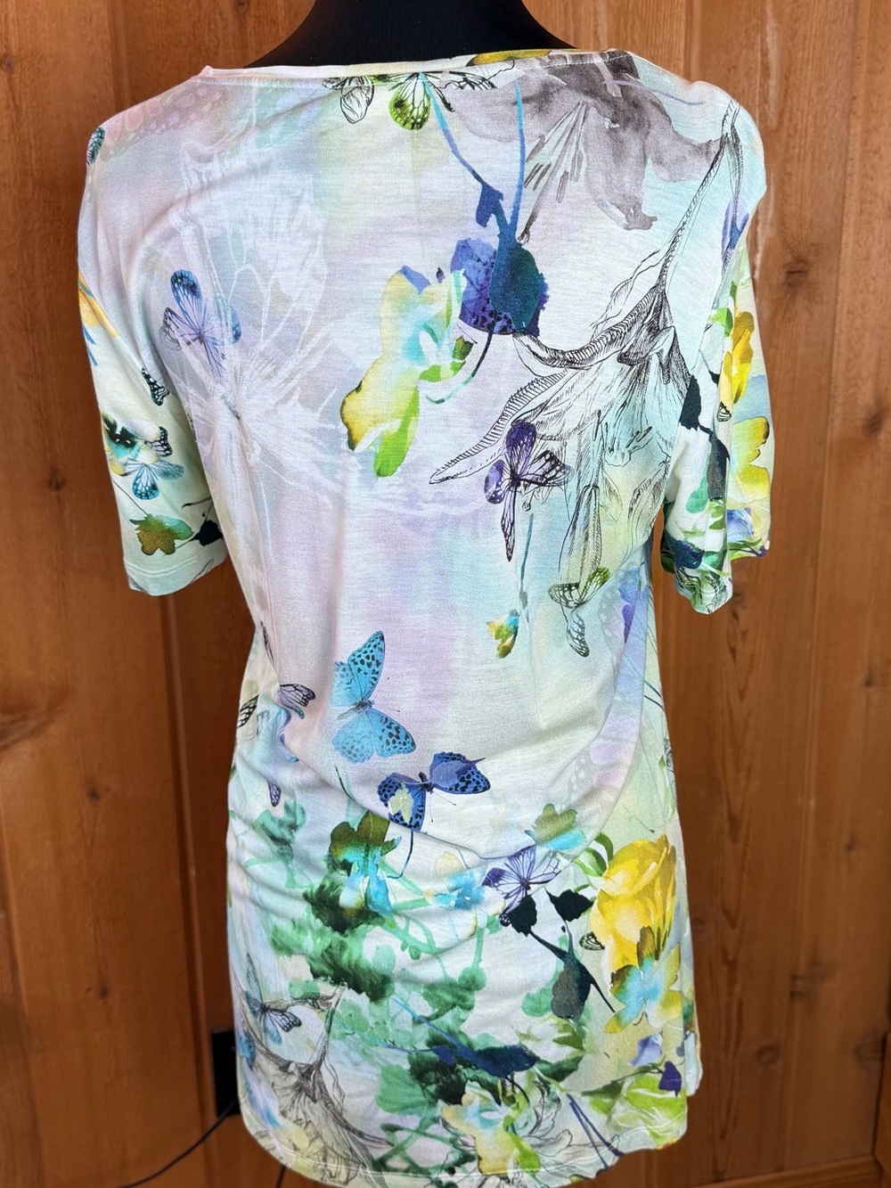 Women's White Blue Green Pastel Butterfly Short Sleeve Tee Size 10/12 - Picture 2 of 4